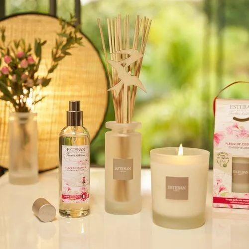 Lumanare parfumata Cherry  Blossom - Esteban Paris Parfums - Image 2