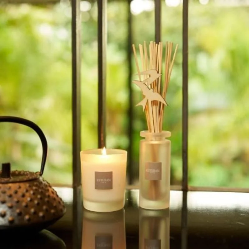 Lumanare parfumata Lotus&Sweet Almond - Esteban Paris Parfums - Image 3