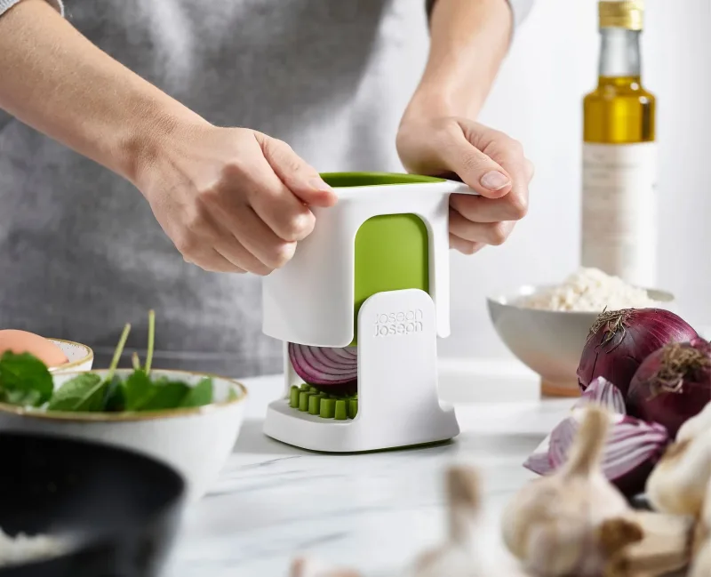 Dispozitiv maruntire legume ChopCup alb - JosephJoseph - Image 2
