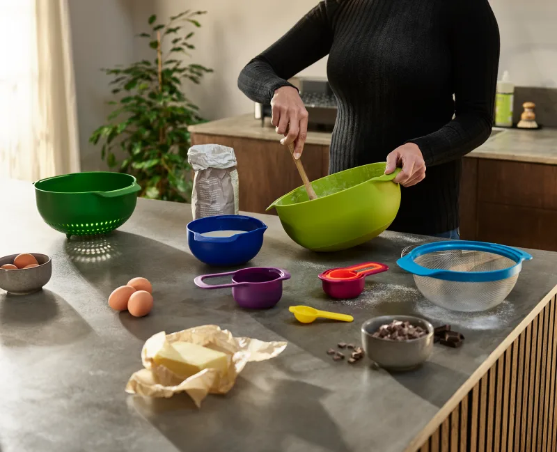 Nest Plus 9 Set Boluri cu Masuri Multicolor - JosephJoseph - Image 1