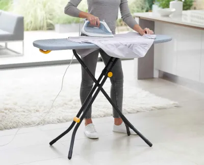 Husa masa de calcat Glide 130x138cm Gri/Galben - JosephJoseph