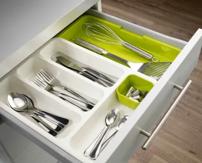 Organizator Extensibil Pentru Tacamuri Alb/Verde - JosephJoseph