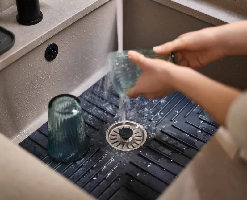 Protector pentru chiuvetă Gri 40 cm - JosephJoseph - Image 1