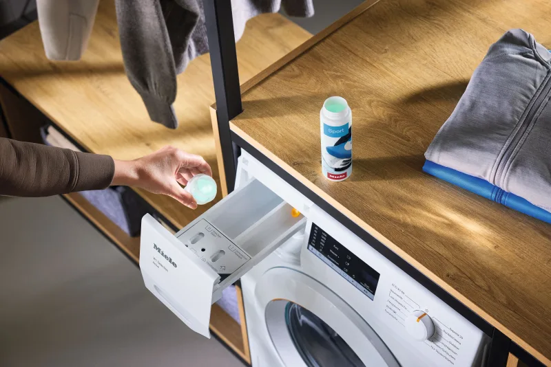 Detergent lichid Special pentru haine SPORT - Miele - Image 2