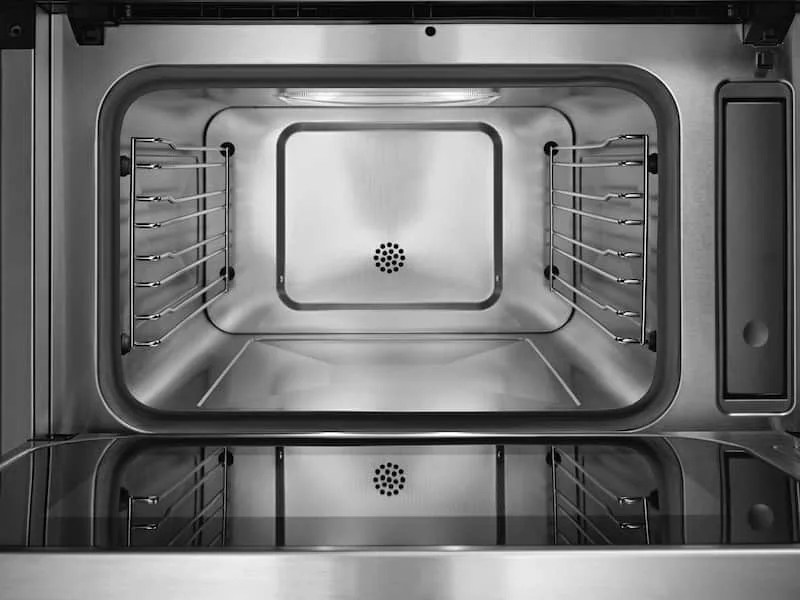 Incintă a cuptorului din inox, aspect de ţesătură