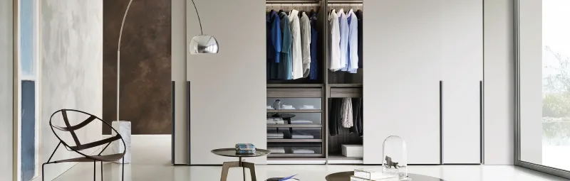 Dressing Tratto cu contraste cromatice și design liniar