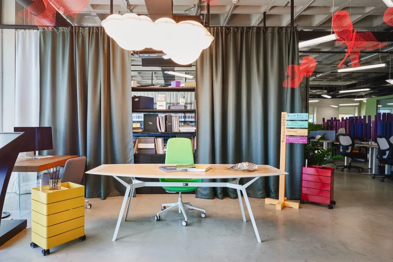 Un spațiu de lucru care îți poate aduce și proiecte