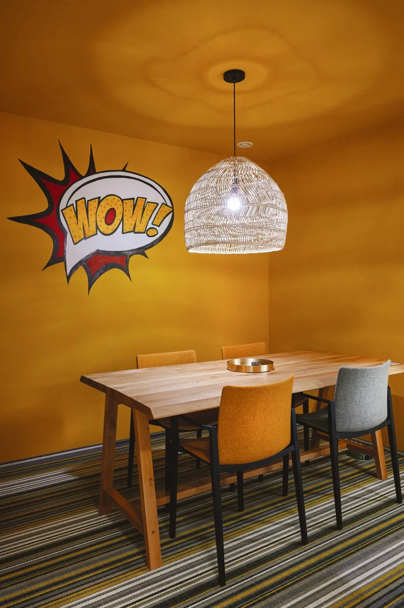 Lucrează independent. Colaborează inteligent.