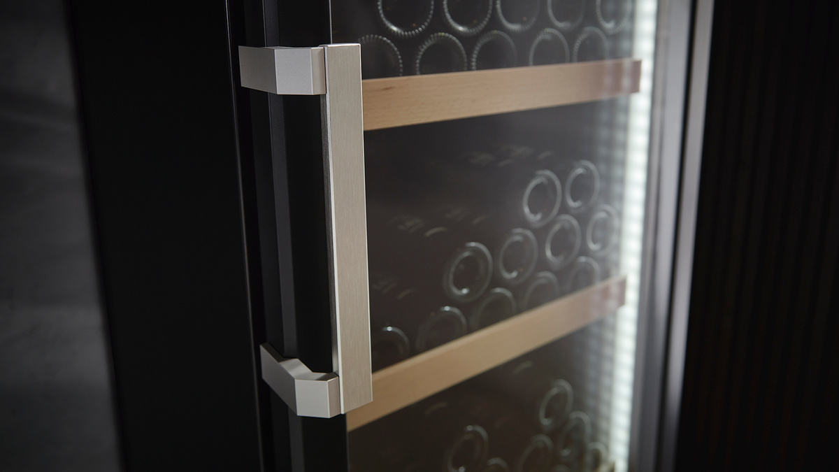 Mâner: aluminiu anodizat
