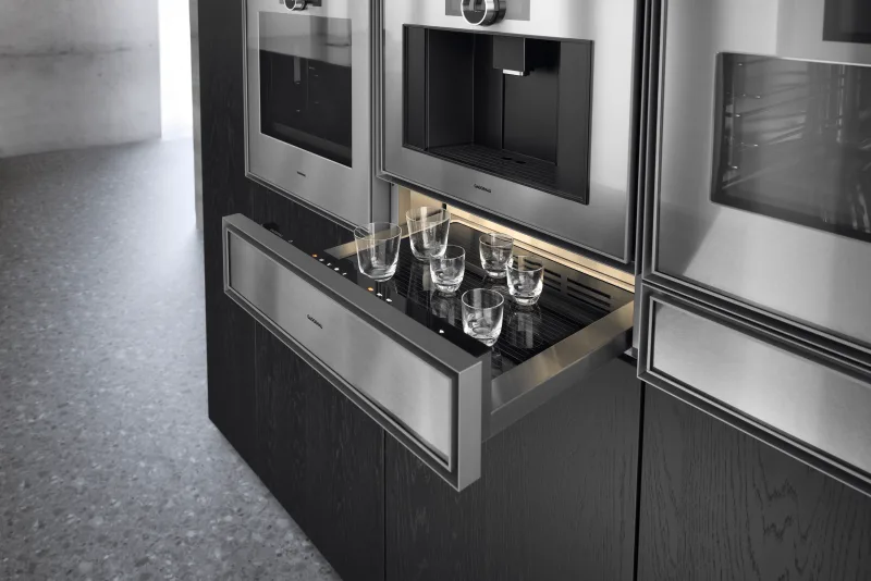 Interior igienic din oțel inoxidabil și sticlă pentru curățare fără efort și design elegant