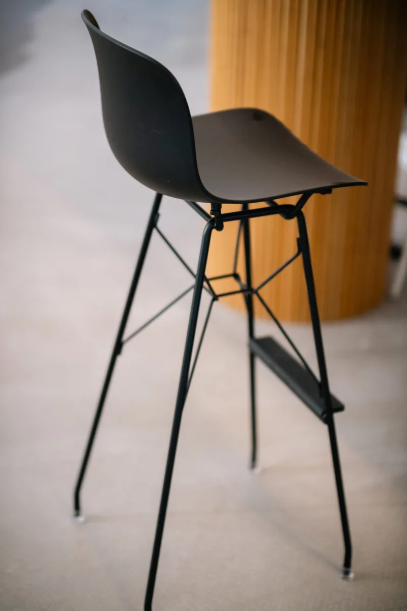 Scaun bar cu finisaj negru Troy - OUTLET