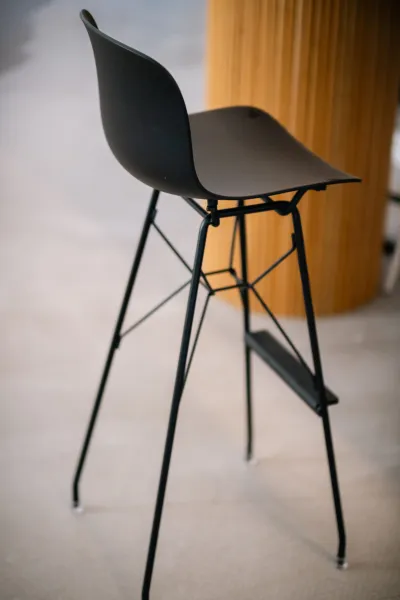 Scaun bar cu finisaj negru Troy - OUTLET