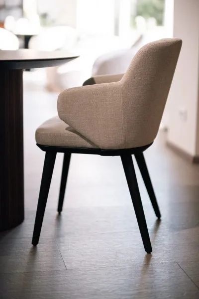 Scaun Foyer tapitat cu picioare din lemn_CAL-CS1889-MTO - OUTLET